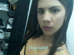 Dulcie_69