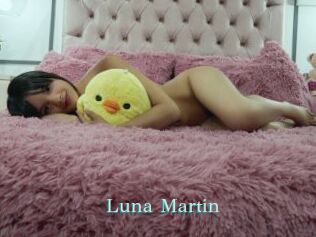 Luna_Martin