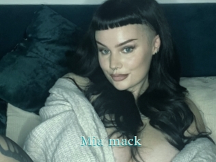 Mia_mack