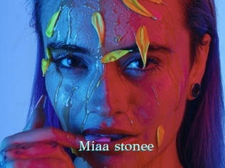 Miaa_stonee
