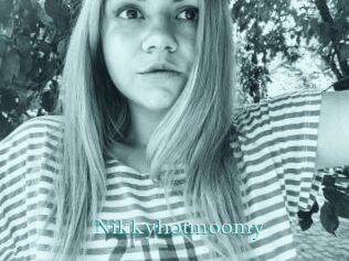 Nikkyhotmoomy