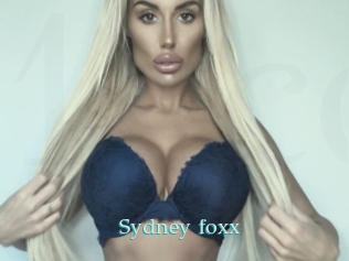 Sydney_foxx