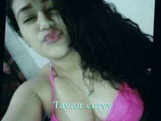 Taylor_curvy