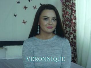 VERONNIQUE_